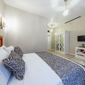 https://the-mansion-boutique-hotel.bucharesthotelsnow.com