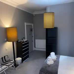 https://ellwyn-house.edinburghhotelsuk.org
